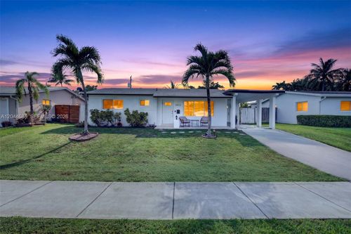 2012 N 31st Rd, Hollywood, FL, 33021-4420 | Card Image
