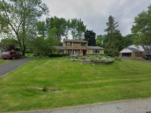 184 Hi Hill Drive, Lake Orion Village, MI, 48360 | Card Image