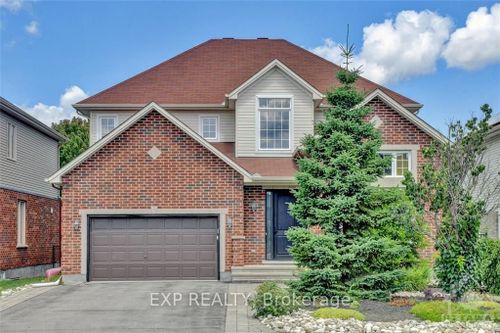 135 Riversedge Cres, Gloucester, ON, K1V0Z8 | Card Image