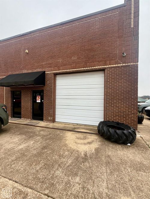 2600 S Madison St, Jonesboro, AR, 72401-5905 | Card Image