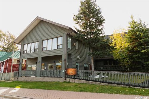 827 Lakeview Dr, Waskesiu Lake, SK, S0J2Y0 | Card Image