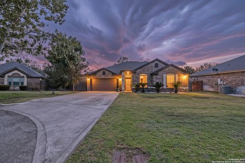 3 Briar Ct, Uvalde, TX, 78801-6264 | Card Image