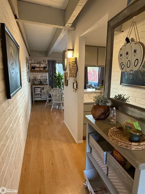 27-2700 N Shore Dr, Clear Lake, IA, 50428-1083 | Card Image