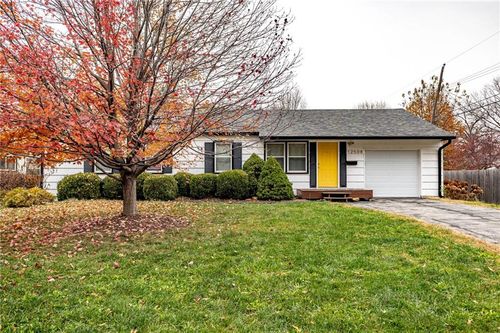 12508 W 56th St, Shawnee, KS, 66216-1664 | Card Image