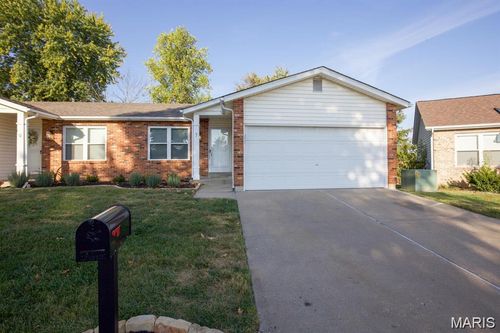 7 Windstream Ct, Saint Peters, MO, 63376-4045 | Card Image