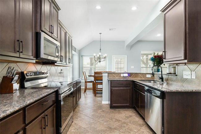 923 Lake View Dr, House other with 4 bedrooms, 2 bathrooms and 2 parking in Montgomery TX | Image 11