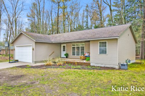 7917 S Wood St, Rothbury, MI, 49452-8031 | Card Image