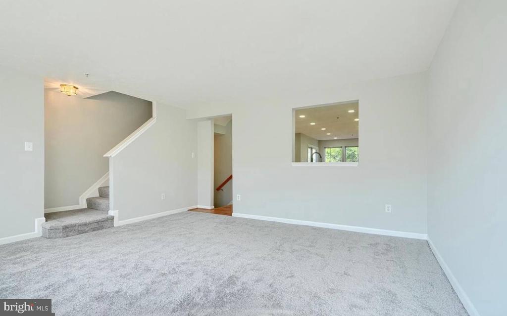 Residential in MIDDLE RIVER 5