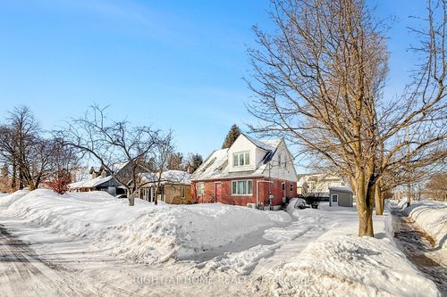 19 Alfred St, Barrie, ON, L4N3L9 | Card Image