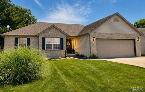 2 Meadowbrooke Dr, Troy, IL, 62294-2455 | Card Image