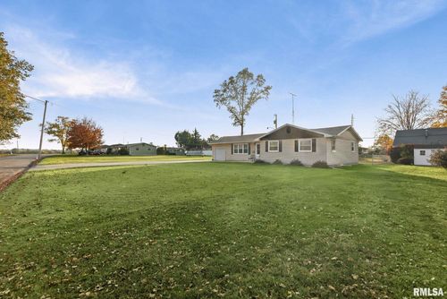 628 Sara Dr, Centralia, IL, 62801-4439 | Card Image