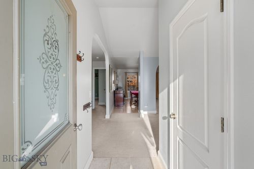 60 Clinton Ln, Belgrade, MT, 59714-9200 | Card Image