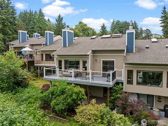Looking onto the beautiful deck | Image 29