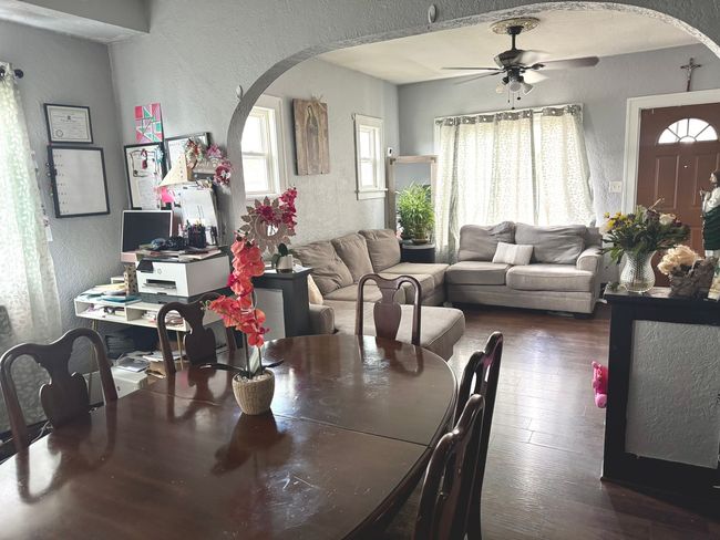 109 Seminary Ave, House other with 2 bedrooms, 1 bathrooms and 1 parking in Aurora IL | Image 4