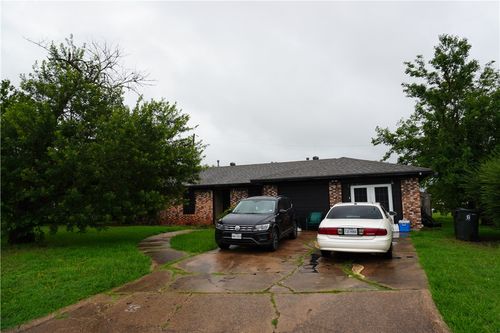 2105 Kendall Way, Bryan, TX, 77803 | Card Image