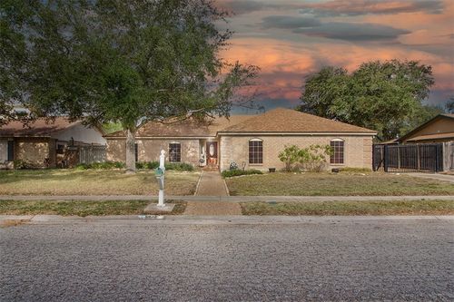 5938 Crooked Creek Dr, Corpus Christi, TX, 78414-2508 | Card Image