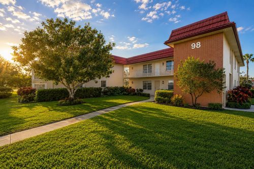 103-98 Spring Lake Dr, VERO BEACH, FL, 32962-3011 | Card Image