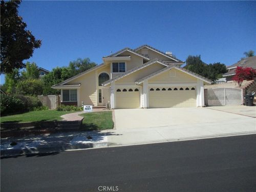 3155 Crazy Horse Dr, Simi Valley, CA, 93063-5729 | Card Image