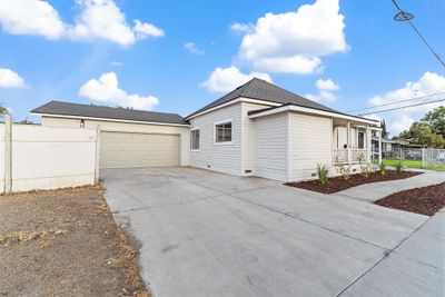 636 Fox Street, House other with 3 bedrooms, 1 bathrooms and null parking in Lemoore CA | Image 3