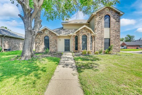 5102 Wood Creek Ln, Garland, TX, 75044-4934 | Card Image