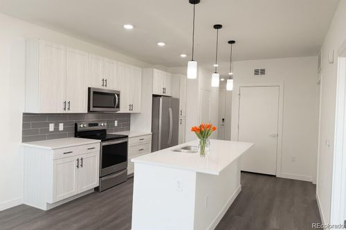 104-4900 W 29th Avenue, Denver, CO, 80212 | Card Image