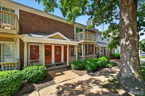 1540 High School Dr, Brentwood, MO, 63144-1131 | Card Image