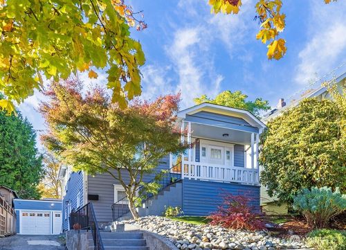 4747 Thackeray Pl Ne, Seattle, WA, 98105-4845 | Card Image