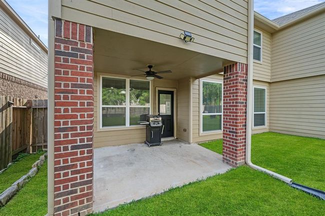 Covered back patio | Image 43