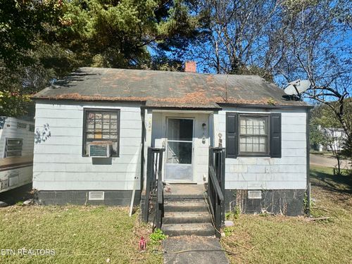1621 Wilder Pl, Knoxville, TN, 37915-3124 | Card Image