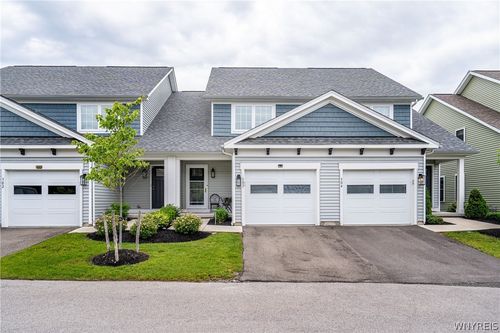 303 Carriage Ln, West Seneca, NY, 14224-2686 | Card Image