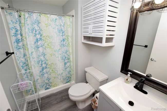 Full Bath - Third Floor | Image 13