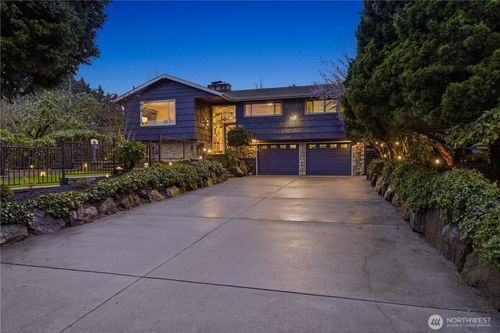 3601 Ne 100th St, Seattle, WA, 98125-7818 | Card Image