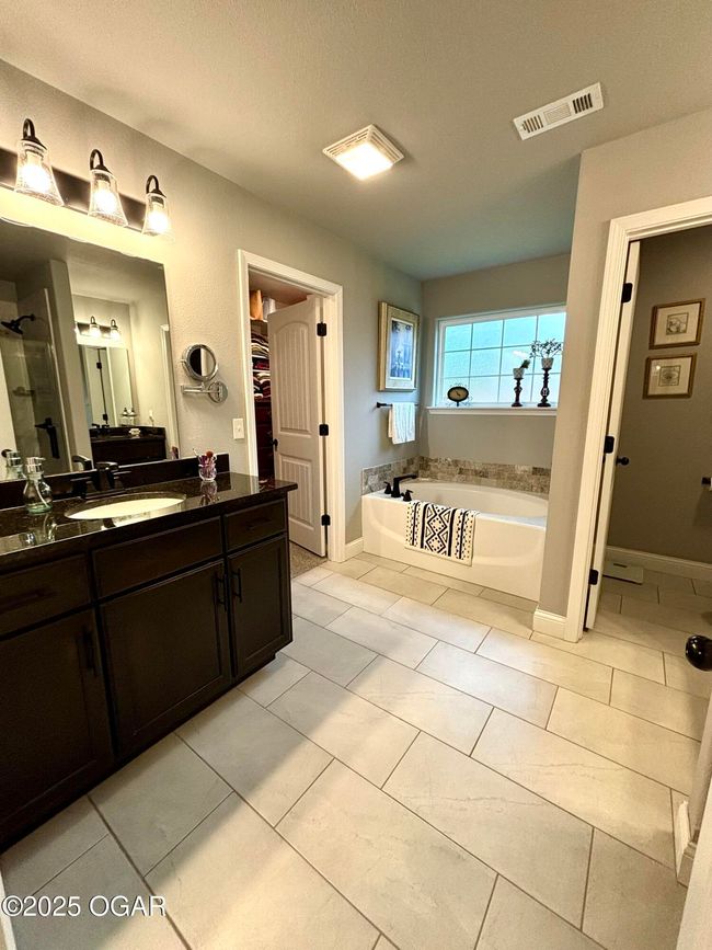 2005 Eagle Dr, House other with 4 bedrooms, 2 bathrooms and null parking in Neosho MO | Image 11