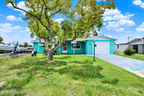 13332 Lisa Dr, Hudson, FL, 34667-7627 | Card Image