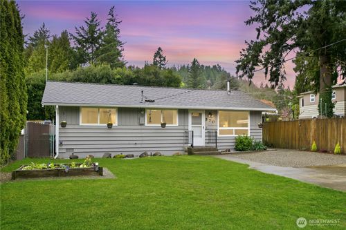 570 Se Andrews Street, Issaquah, WA, 98027 | Card Image