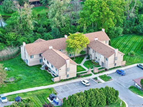 130-250 Briarcrest Dr, Ann Arbor, MI, 48104-6760 | Card Image