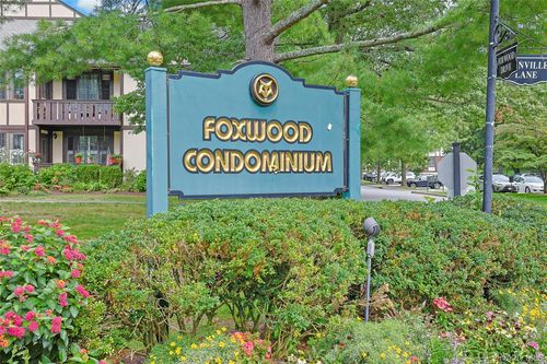 8-16 Foxwood Dr, Pleasantville, NY, 10570-1635 | Card Image