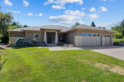 61 Quail Valley Ct, Iowa City, IA, 52246-8705 | Card Image