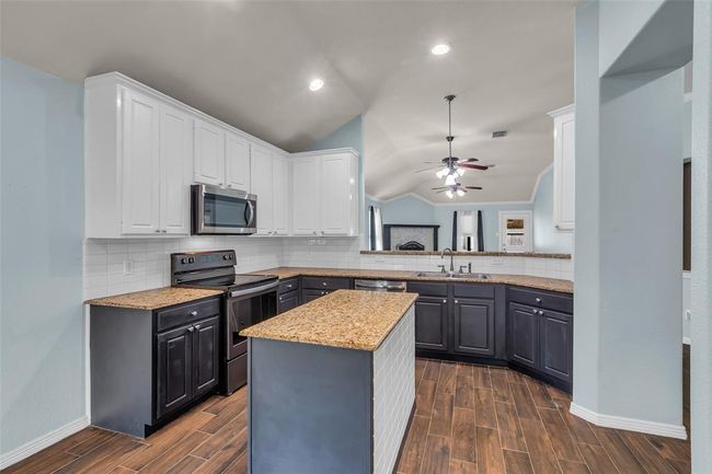 16110 Sealander Ct, House other with 3 bedrooms, 2 bathrooms and 2 parking in Crosby TX | Image 11