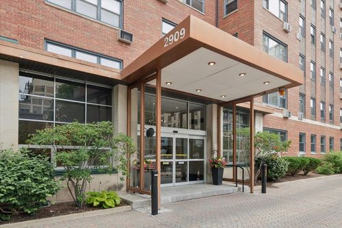1310-2909 N Sheridan Rd, Chicago, IL, 60657-5912 | Card Image
