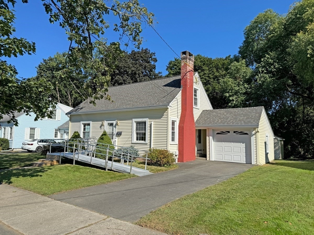 Harrison Ave, Greenfield, MA 01301