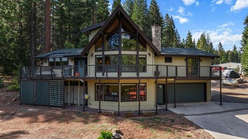 523 Peninsula Dr, Lake Almanor, CA, 96137-9555 | Card Image