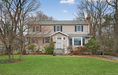 9 Verne Pl, Hartsdale, NY, 10530-1026 | Card Image