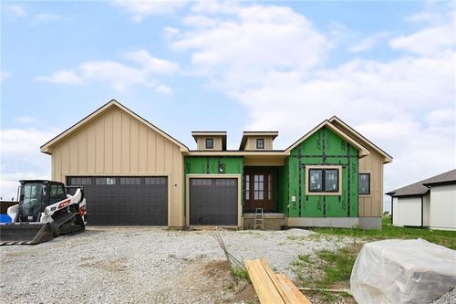 1223 Larkspur Pl, Raymore, MO, 64083 | Card Image