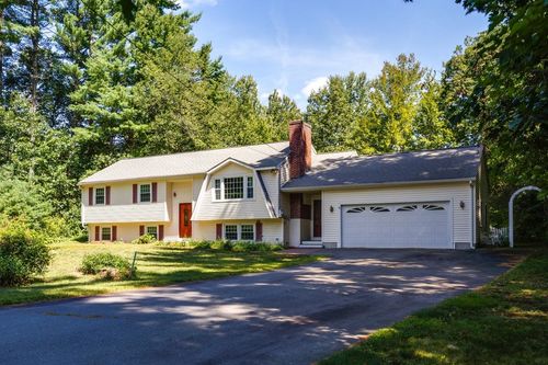 7 Whittemore Dr, Litchfield, NH, 03052-2323 | Card Image