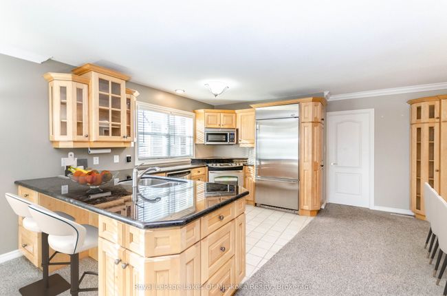 201 - 24 Ontario St, Condo with 3 bedrooms, 2 bathrooms and 1 parking in Bracebridge ON | Image 6