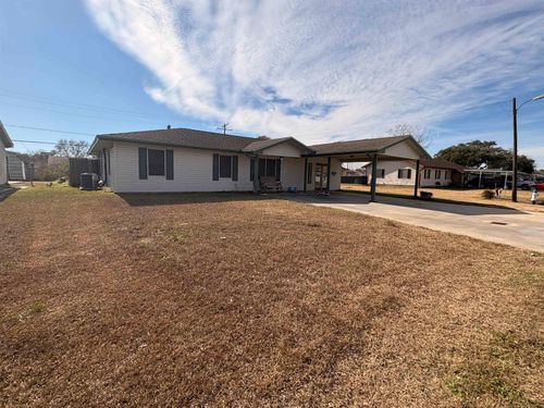 417 Lofton Dr, Port Neches, TX, 77651-5017 | Card Image