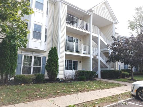 39 Dartmouth Way, North Brunswick, NJ, 08902-4287 | Card Image