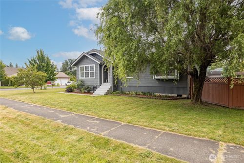 111 Jefferson Ct, Sumas, WA, 98295-9686 | Card Image