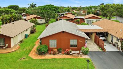 506 Se 27th Ln, Home with 3 bedrooms, 2 bathrooms and null parking in Boynton Beach FL | Image 2